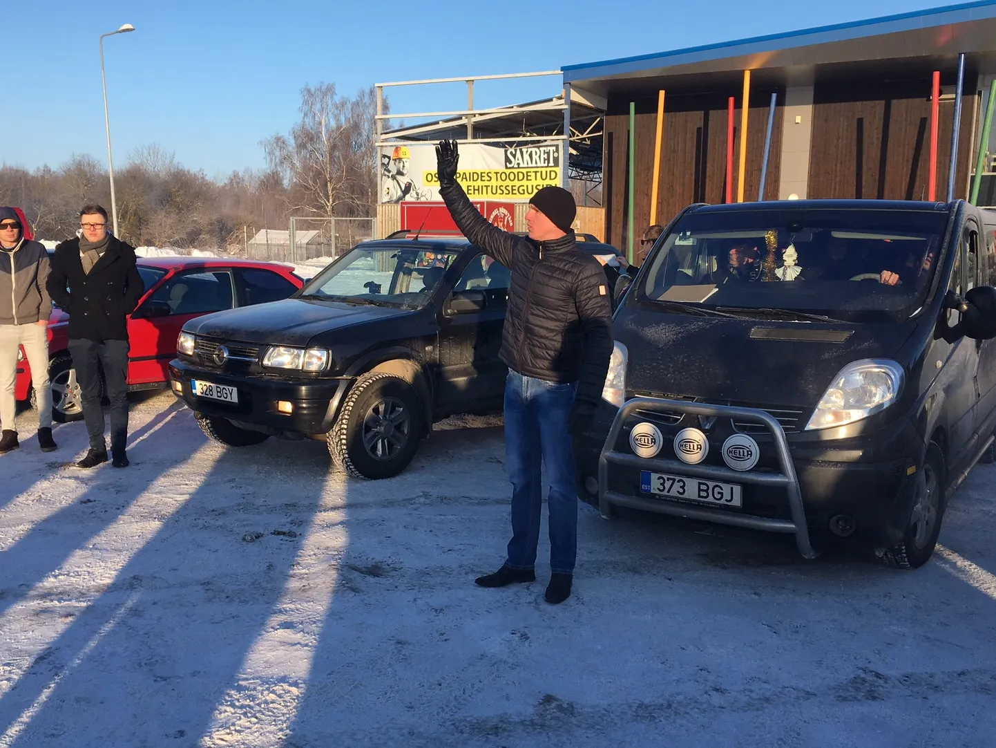 24.02.18 sõidetakse aktsiiside vastu protesteerides Lätti. Paidest alustas teekonda u 50 autot.