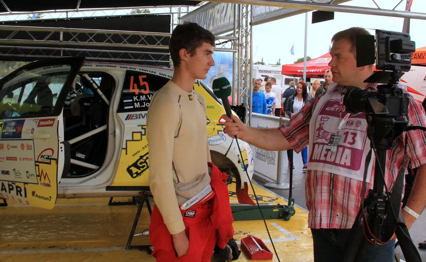 Karl Martin Volver andmas intervjuud möödunud aasta Rally Estonial.