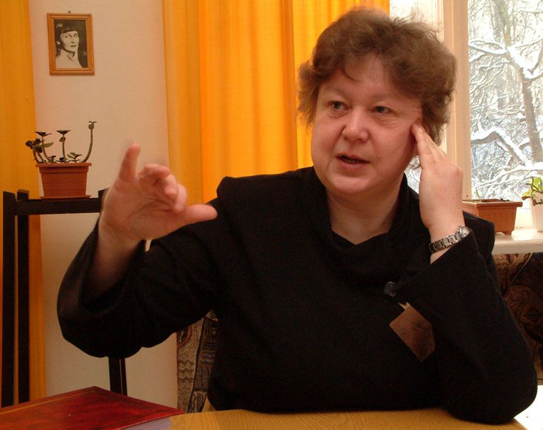Elviira Sidorova juhib Sillamäe raamatukogu alates 1983. aastast.