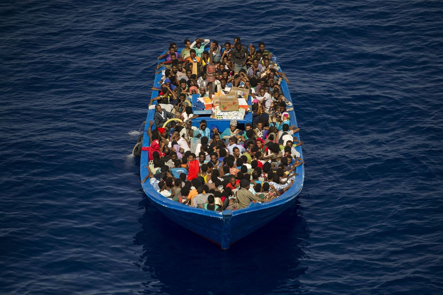 Беженцы в Средиземном море. Иллюстративный снимок.