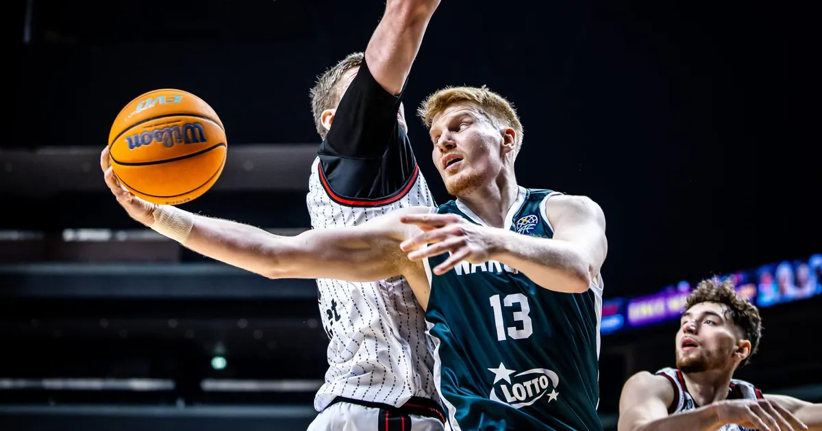 VIDEO ⟩ Tassi hiilgavast kaitsest ei piisanud, võikalt kukkunud Rytase tagamees lahkus kanderaamil