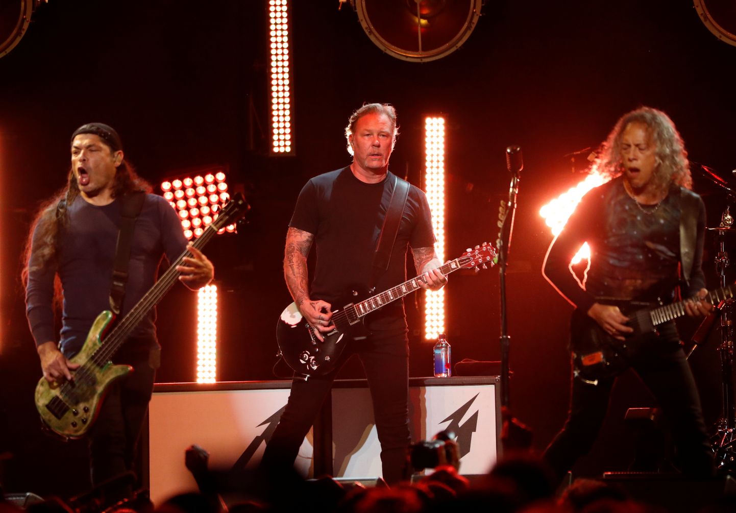 Metallica esinemas 16. jaanuaril 2019 Californias Inglewoodis Chris Cornelli (1964–2017) mälestuskontserdil