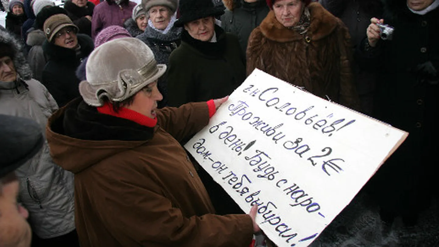 Pärast mullu 5. detsembril korraldatud miitingut, kus protestiti tasuta bussisõidule kehtestatud ajapiirangu vastu, väljendasid Kohtla-Järve pensionärid rahulolematust linnapeaga.