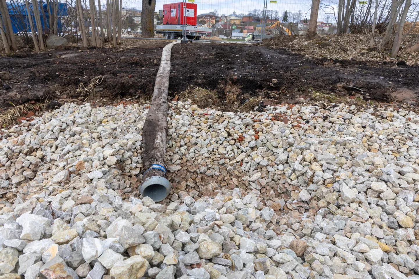 Viljandi spaahotelli ehitusel keelas keskkonnaamet neljapäeval vee pumpamise kuni keskkonnaloa saamiseni. Kaua sellega veel läheb, pole teada.