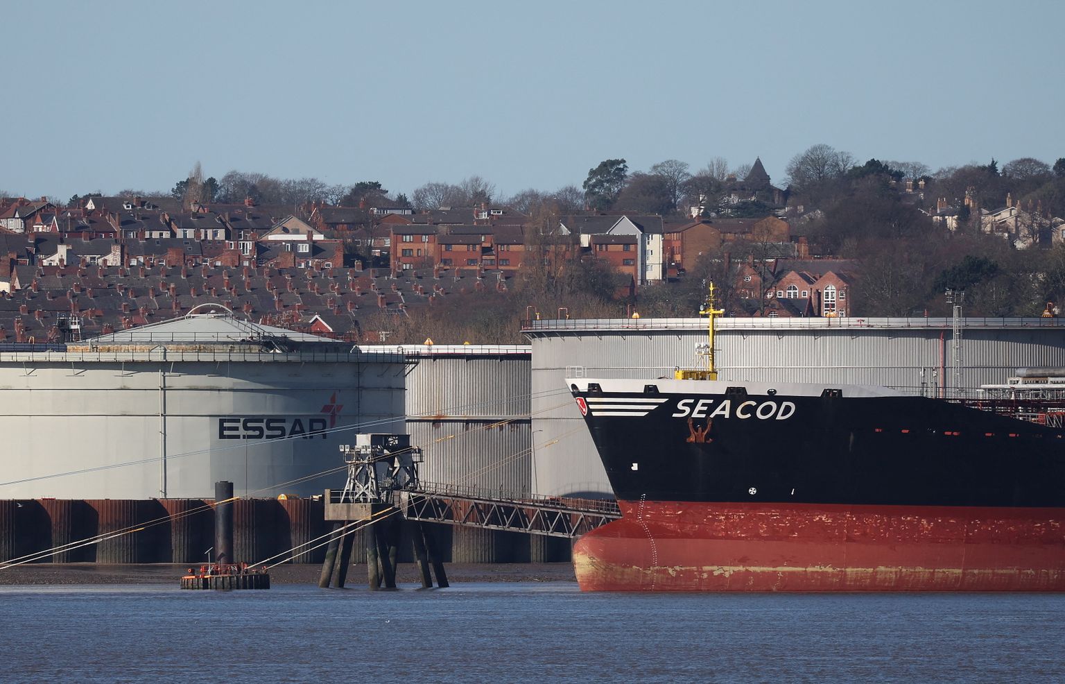 Tanker Seacod Liverpooli lähedal. REUTERS/Phil Noble