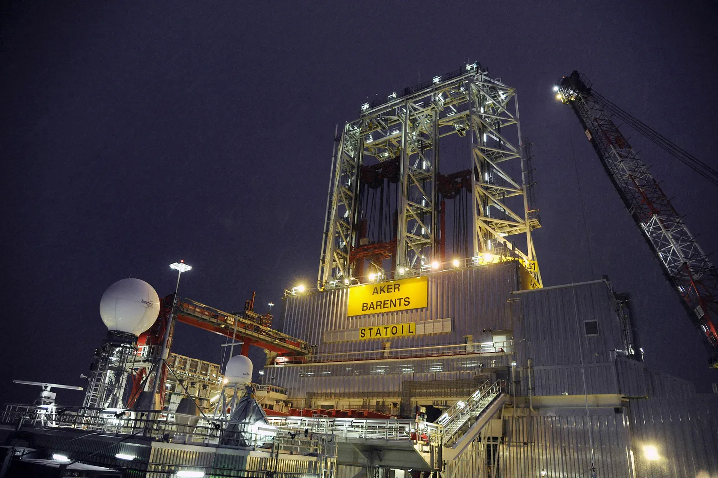 Norra Statoili naftaplatvorm Aker Barents.