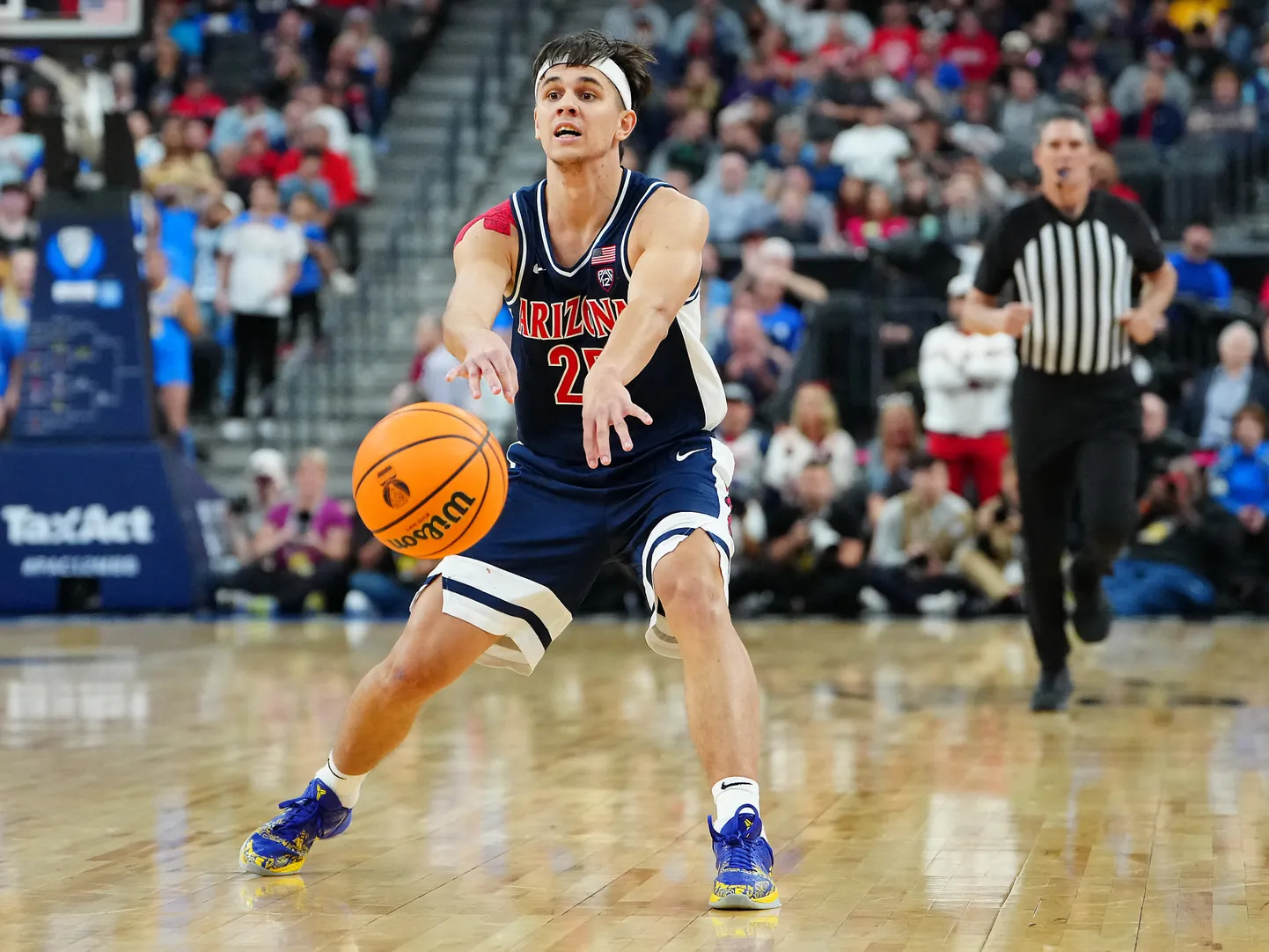Kerr Kriisa esindas eelmisel kolmel aastal Arizona Wildcatsi.
