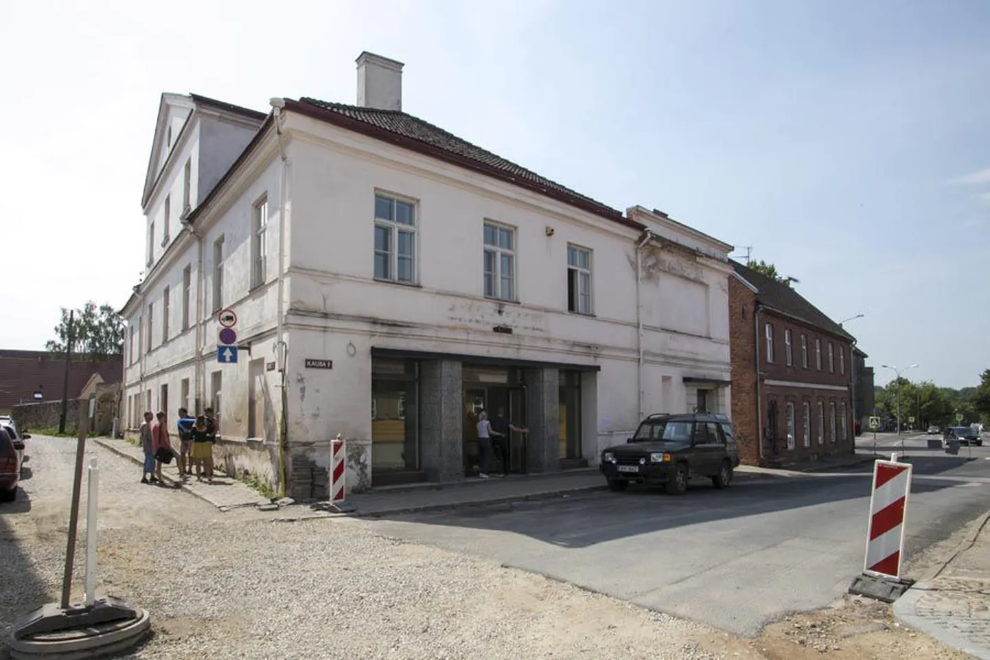 Sellesse suurde valgesse majja kolivad kõik Viljandi valla töötajad.