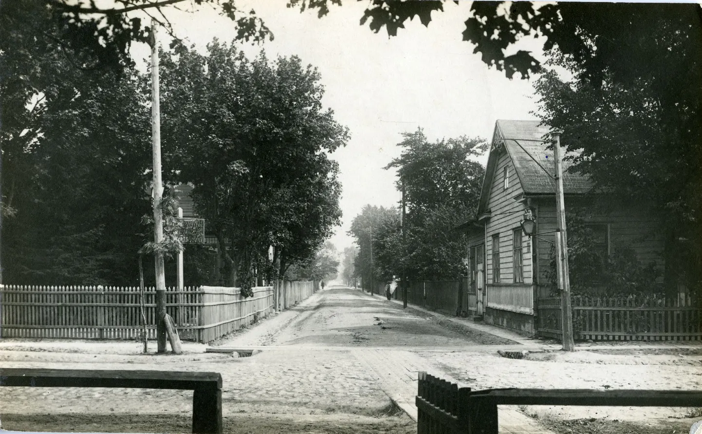 Uus tänav Kuressaares 1920.
