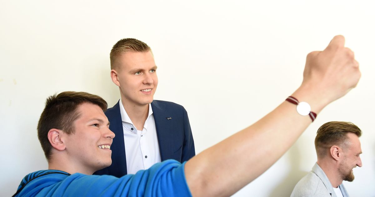 Porziņģis: Tagad visi zina, kur atrodas Latvija - Basketbols - Apollo ...