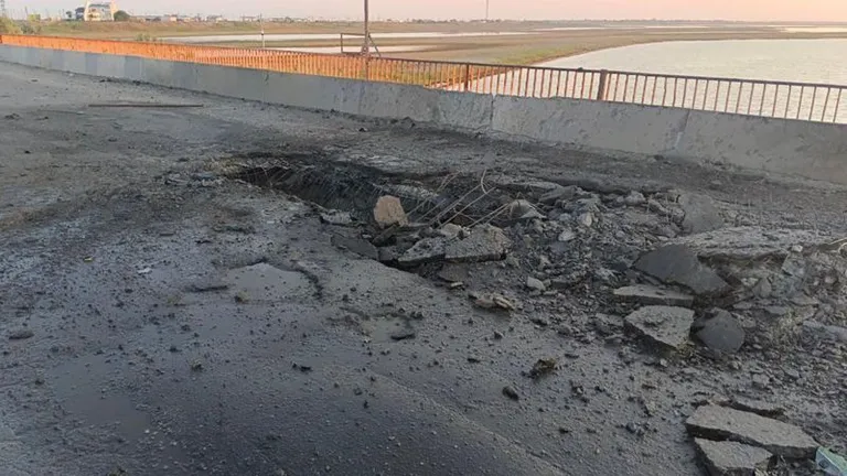 Последствия ракетного удара по Чонгарскому мосту