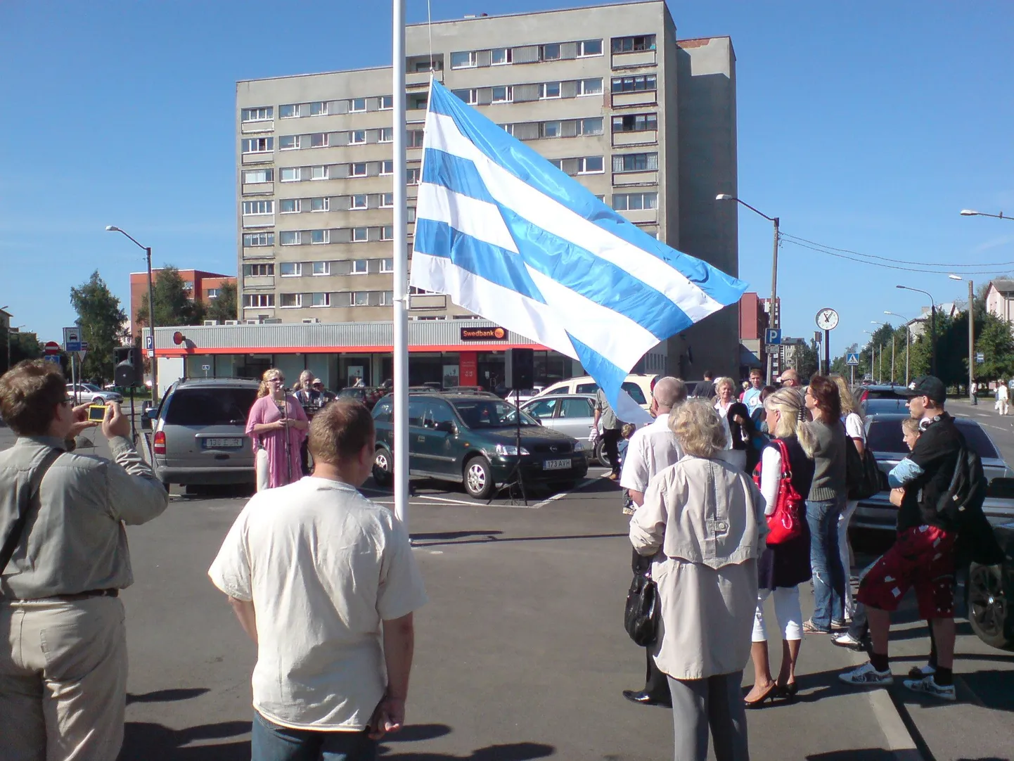 20 августа 2010 в 11 часов флаг ЭР подняли в Пыхъя-Таллинне. На специальной площадке на перекрестке улиц Кари и Сыле.