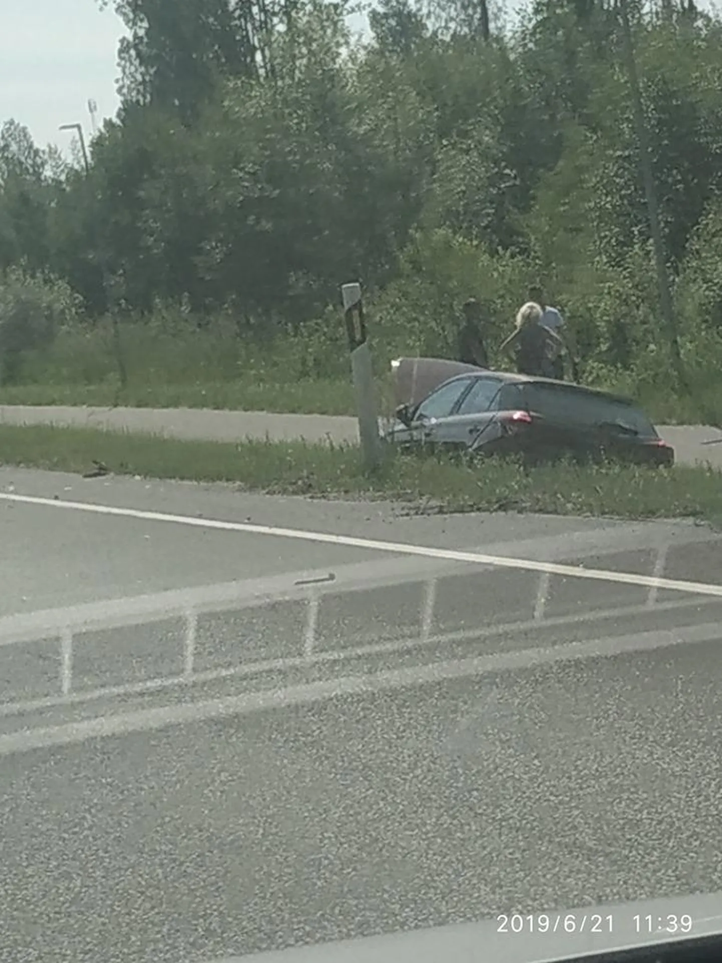 Kuld Lõvi juures põrkasid kokku kolm autot.