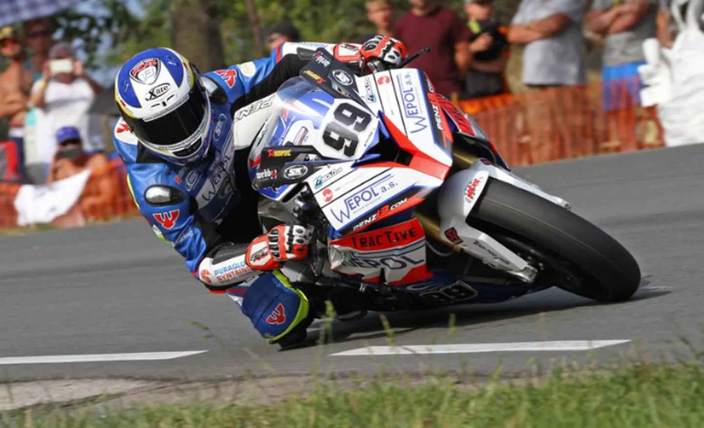 IRRC Superbike võistlus.