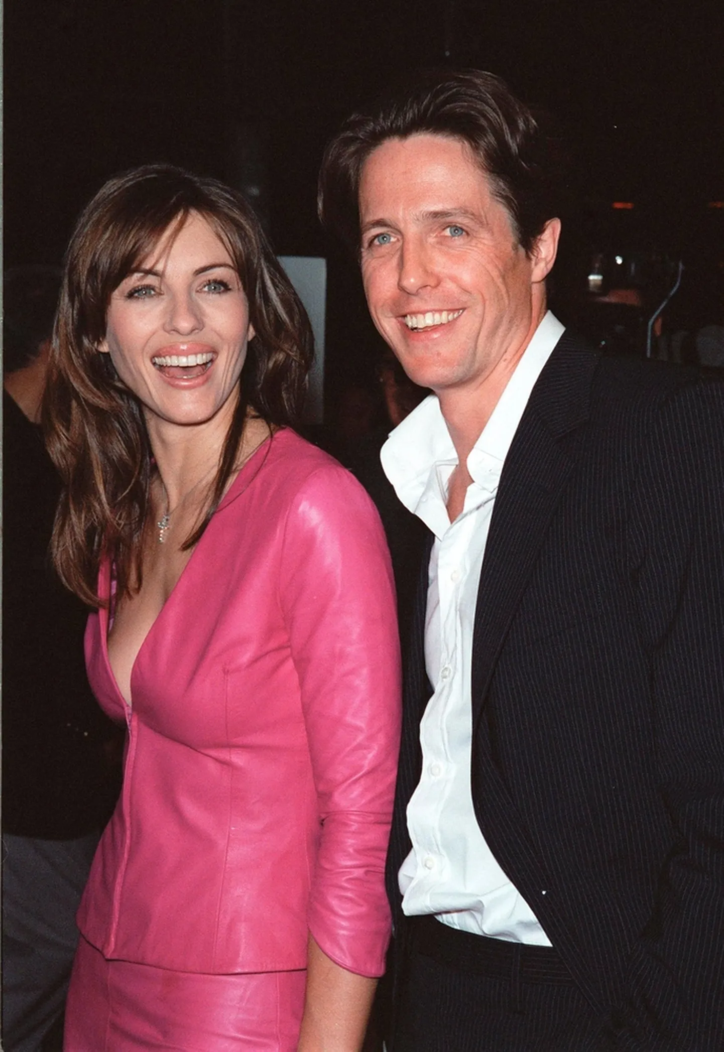 Elizabeth Hurley ja Hugh Grant.