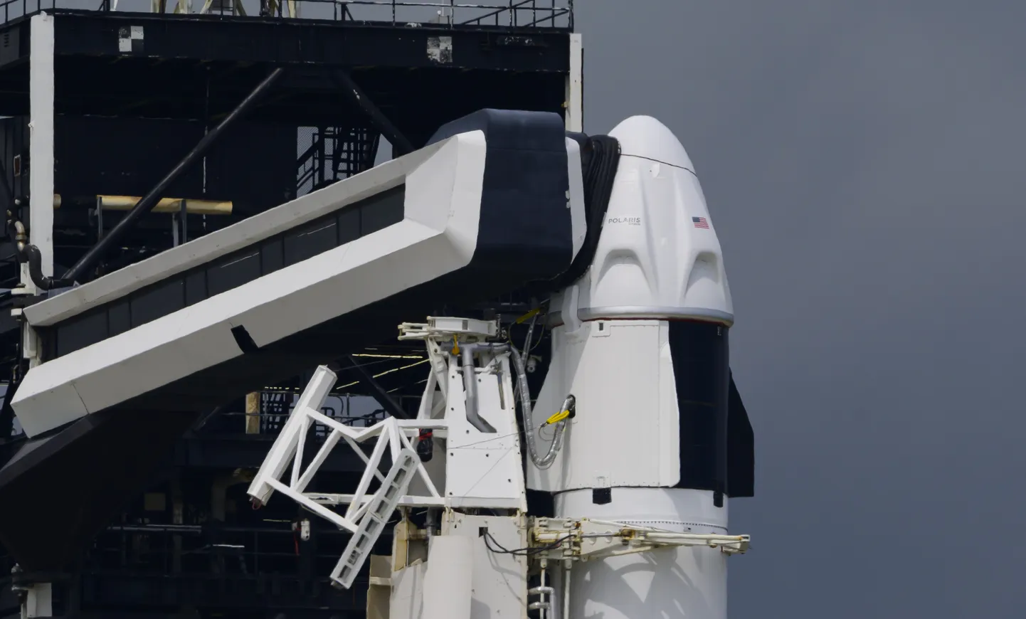 SpaceXi kosmosekapsel Crew Dragon kanderaketi tipus. Foto on illustratiivne.