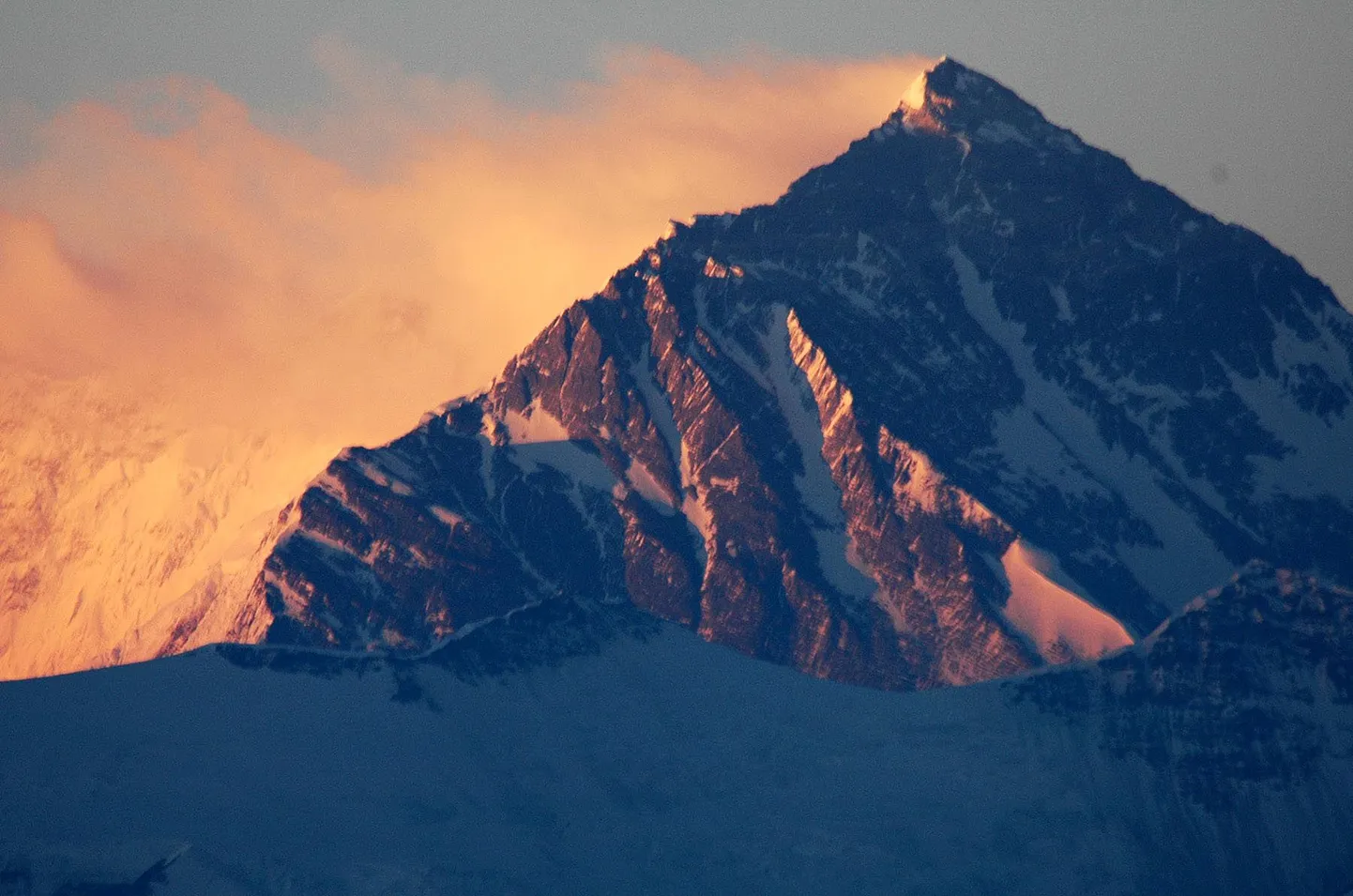 Nepal pakub samasoolistele abiellumist Džomolungmal