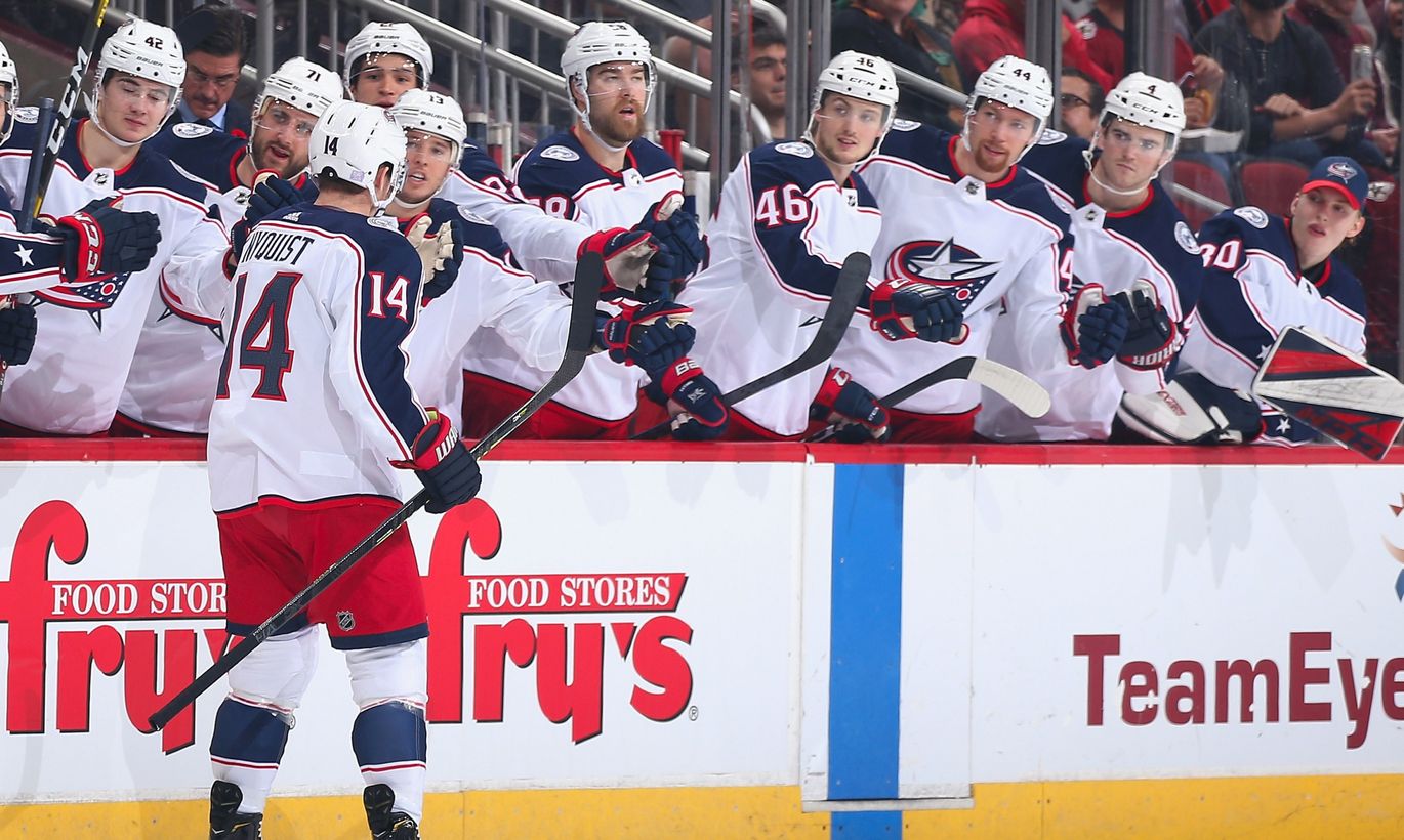 Kivlenieks no rezervistu soliņa vēro "Blue Jackets" uzvaru ...
