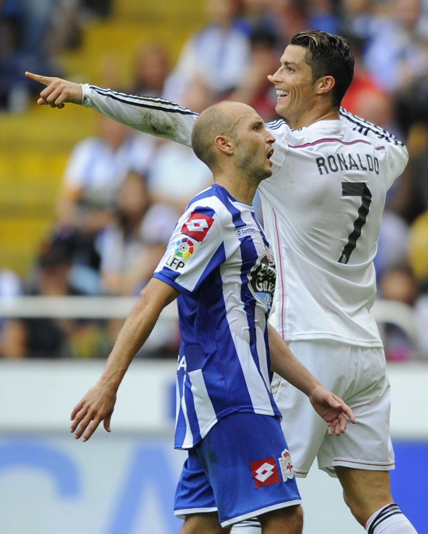 Cristiano Ronaldo (tähistamas) Deportivo La Coruna vastu löödud väravat.