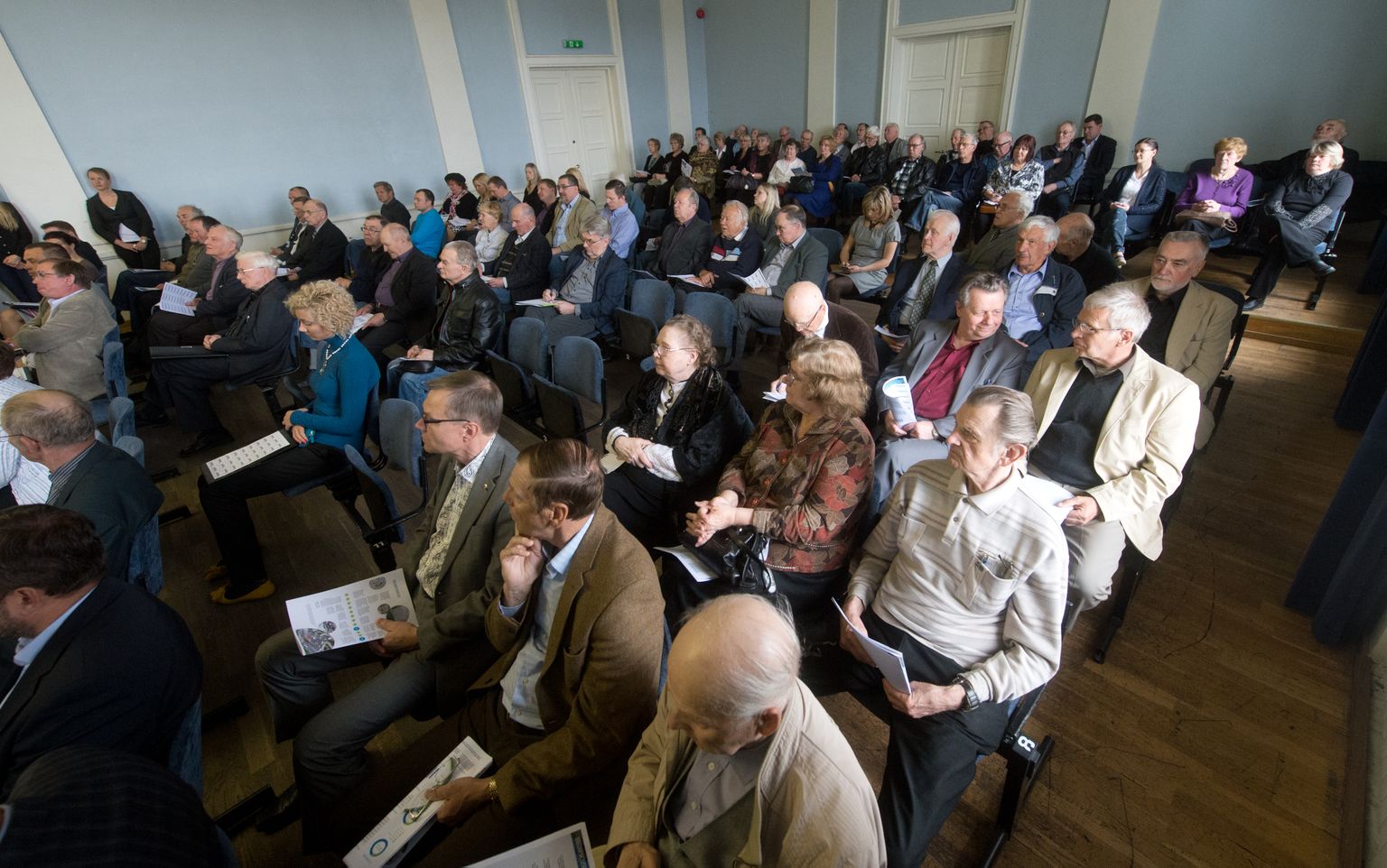 Nemad võivad rõõmustada: Harju Elektri aktsionäride üldkoosolek 2014. aasta mais.