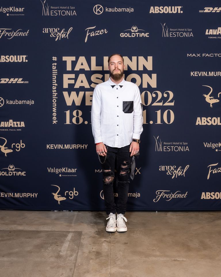 Trummar Mikk Kerner tabab imehästi ka moebiiti. Tallinn Fashion Weekile tuli ka oma enda disainitud flanellpluusis. Mees veab oma tänavamoe brändi nimega Bad Teddy Apparel - järjekordne näide sellest, et kui andeid jagatakse, siis enamasti hulgi.
