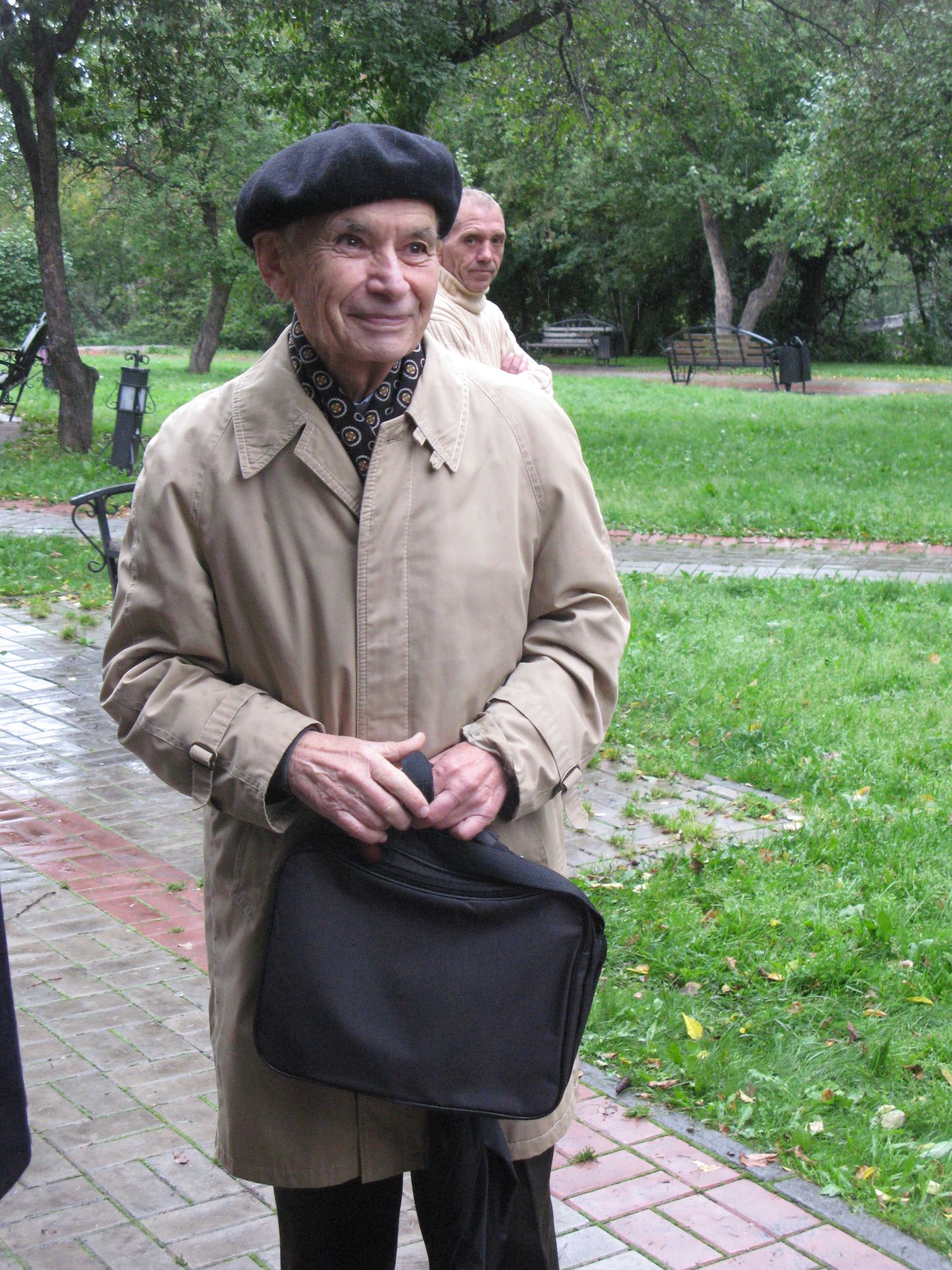 Vadim Makšejev 2008. aasta septembris Tomskis mälestuskivi avamisel Eestist küüditatud inimestele, kes hukkusid Tomskimaal.