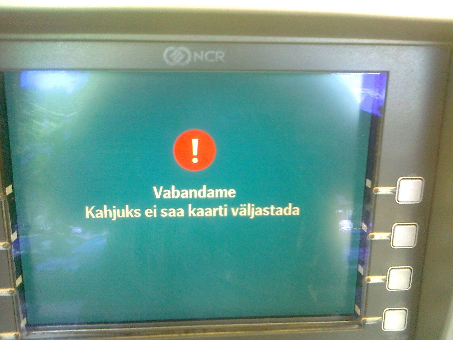 SEB rahaautomaat ei andnud Nordea kaarti tagasi.