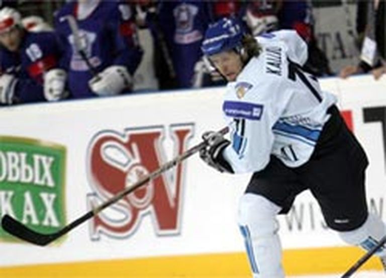 Tomijs Kalio guva uzvaras vārtus Somijas izlases spēlē ar Slovēniju. 