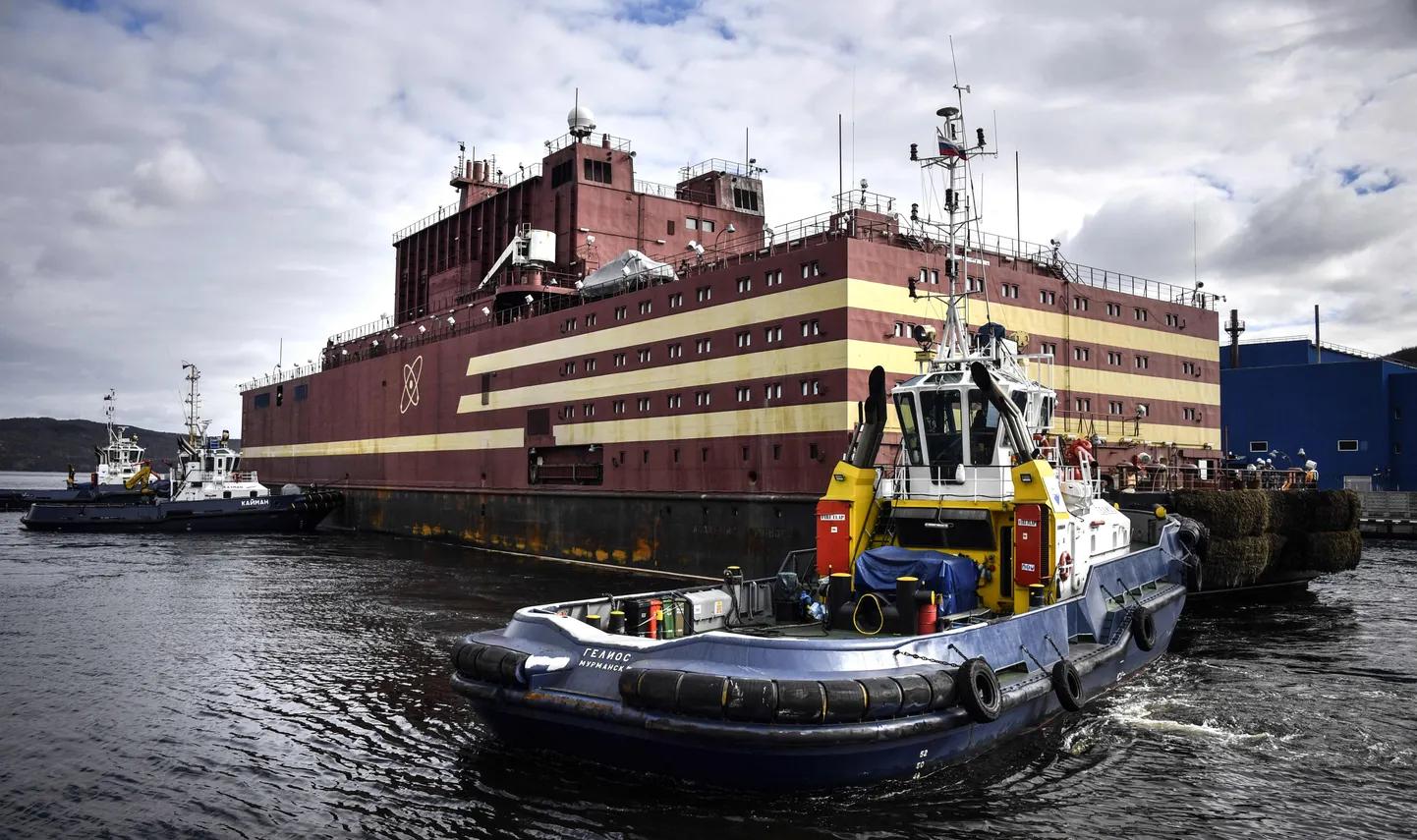 Ujuvtuumaelektrijaam Akademik Lomonossov.