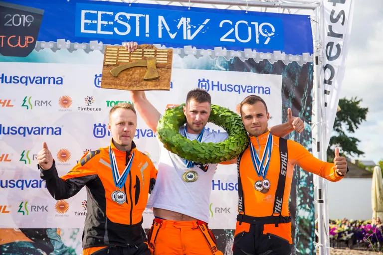 Rakveres selgusid parimad raiespordis. Vasakult: Jukka Perämäki, Helvis Koort ja Anto Laas.