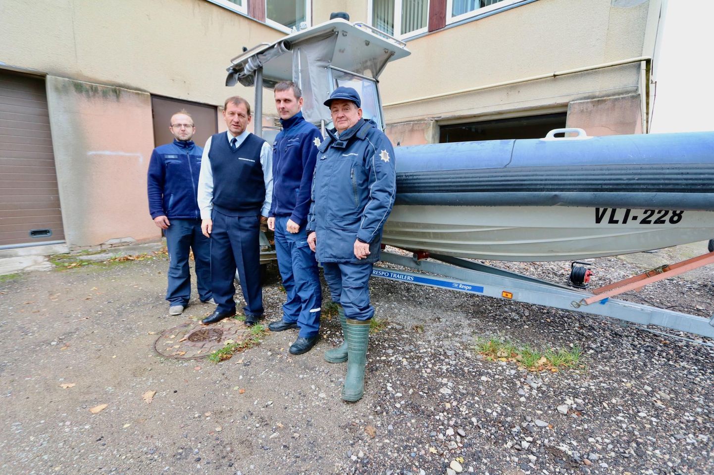 Põlva büroo keskkonnainspektsiooni ametnikud Romet Palmik (vasakult), Toomas Rebane, Heikki Hioväin ja Mati Kanarik.