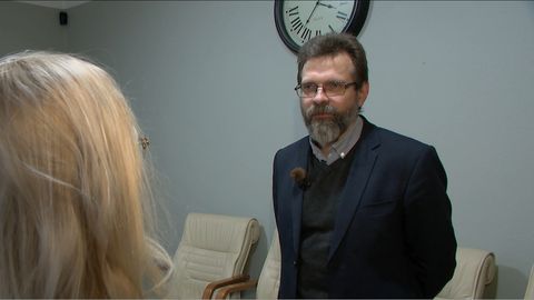 NOSKATIES ⟩ IT iepirkumu skandāls turpinās: KNAB procesā iesaistīts VDAA darbinieks Fiļipovičs ar apsūdzību senākā lietā