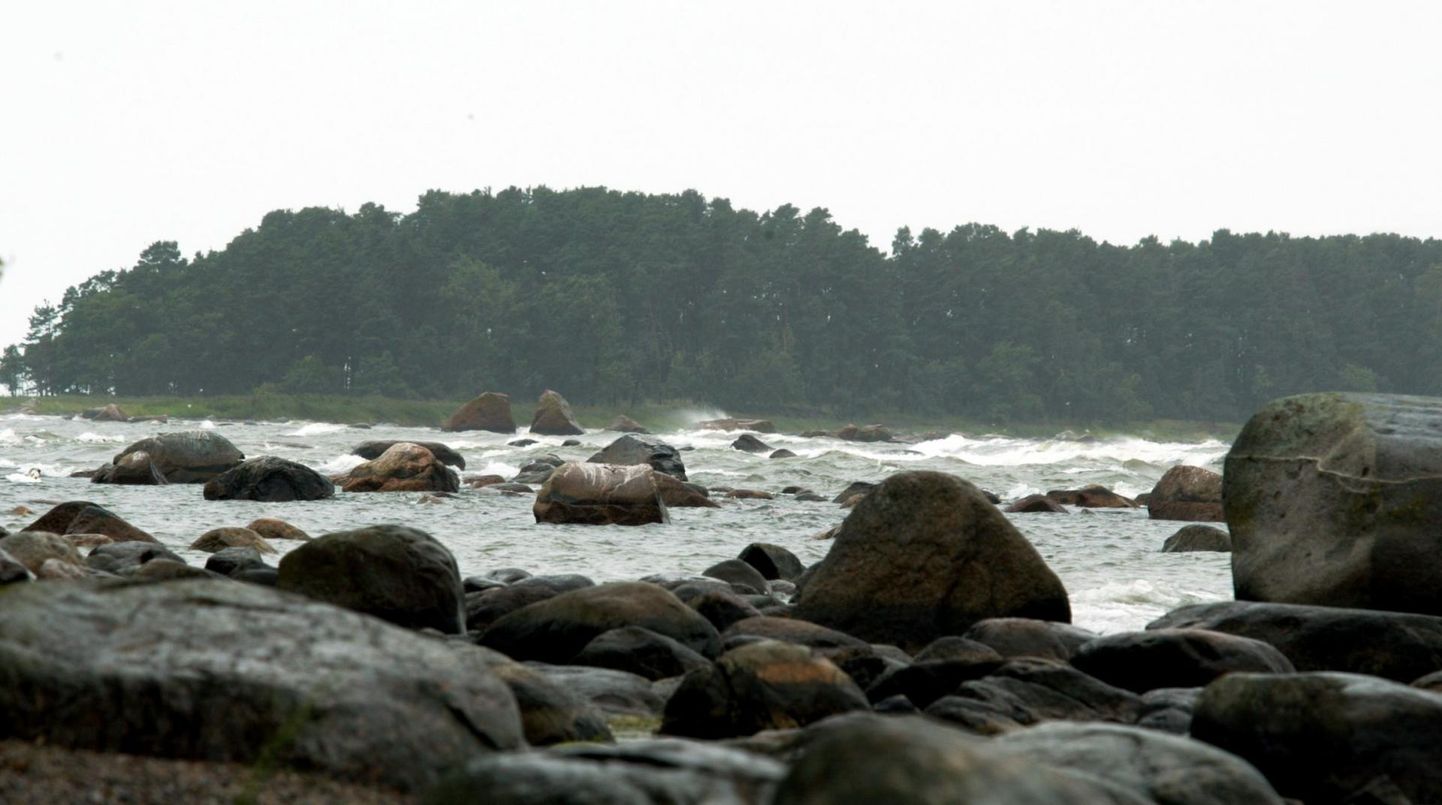 Põhjarannikult leiab palju kiviseid randu. Foto on illustreeriv.
