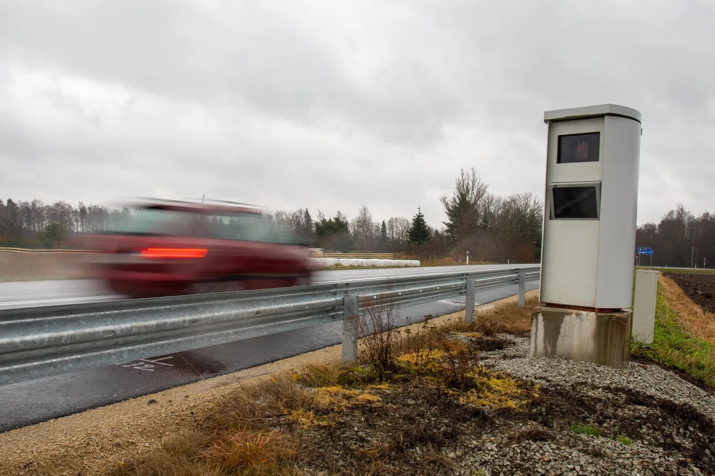 Kiiruskaamera Rakvere–Haljala tee ääres Päides.