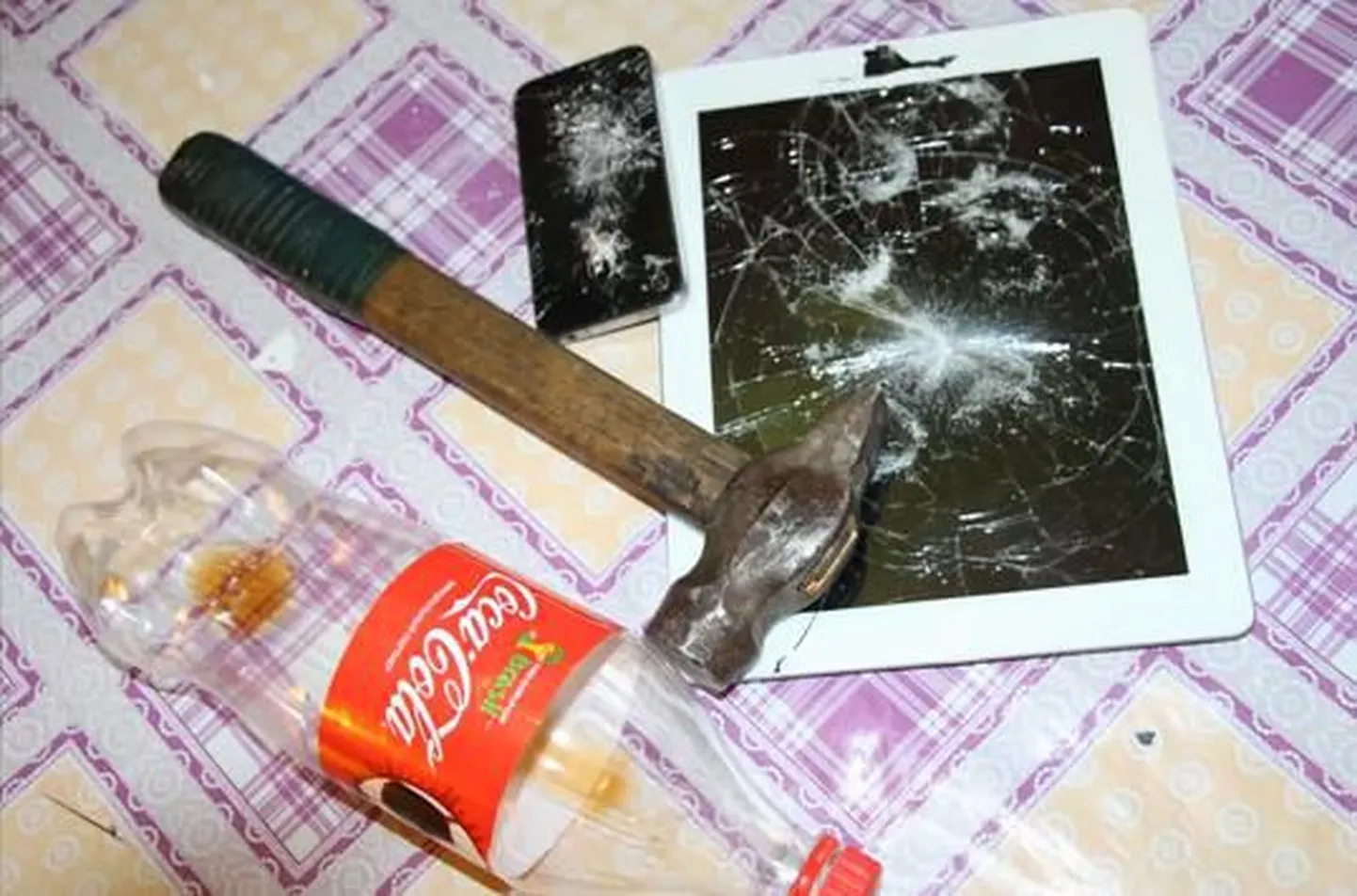 Разбитый iPhone и iPad