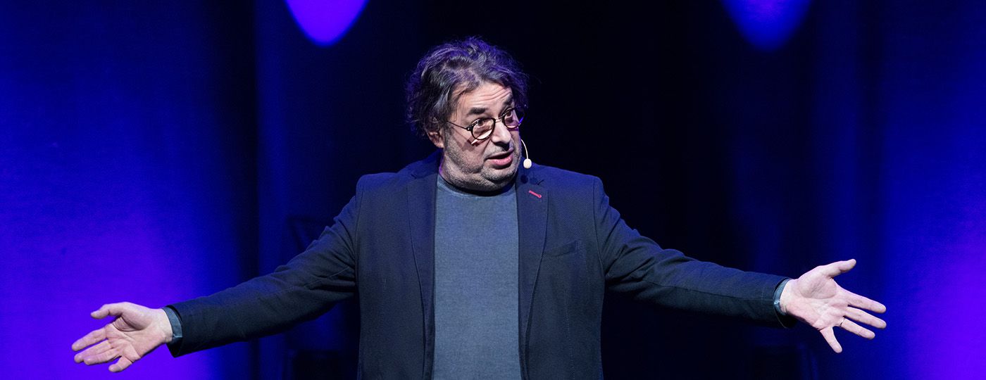 Peeter Oja stand-up etendus: Eestlased - erilised inimesed