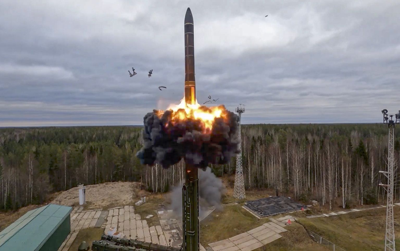 Venemaa ballistilise raketi Jars katsetus eile Plesetski kosmodroomil.