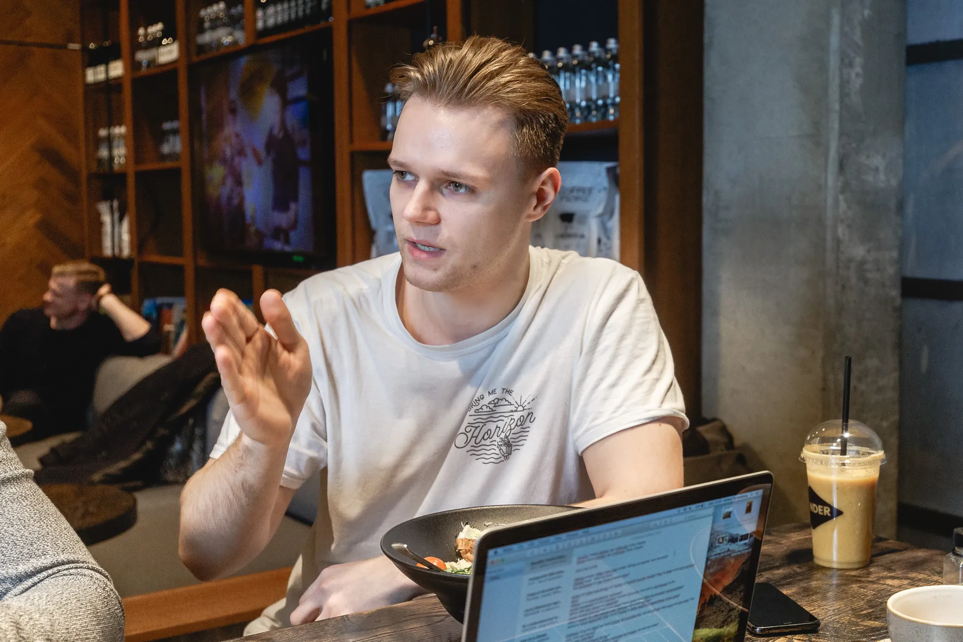Elu24 intervjuu: xtra Basic & Emily J. Pildil: Igor Volhonski.