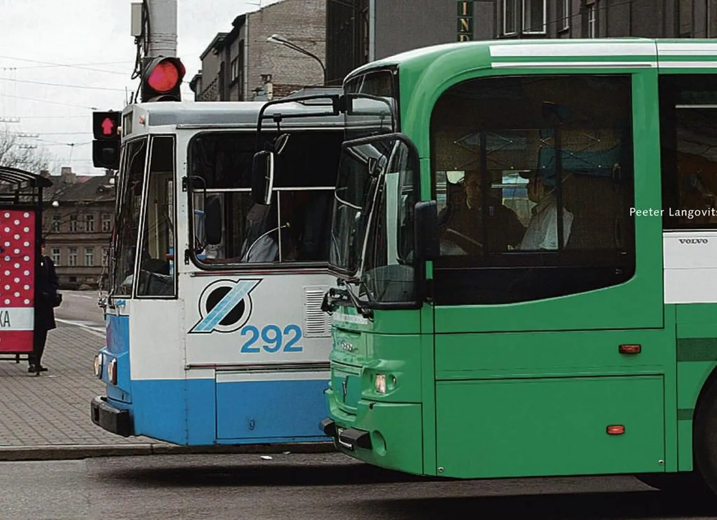 Troll ja buss Tallinnas.