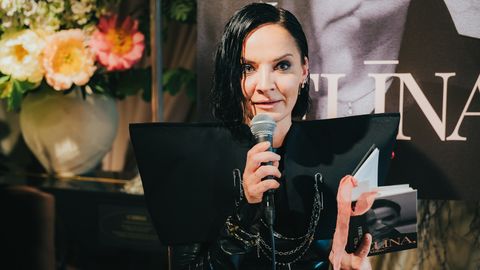 Rakstniece Inga Grencberga vienatnē devusies 500 k