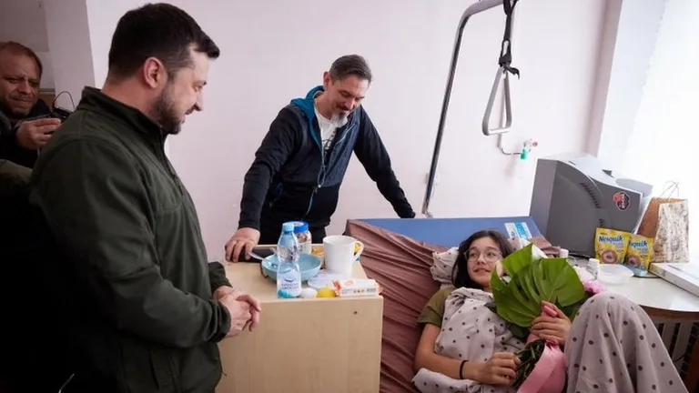 За то, что Зеленский остался с народом во время войны, в мире его считают выдающимся лидером