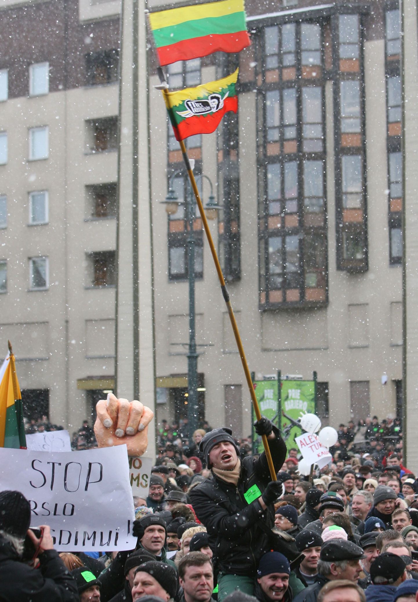 Leedu meeleavaldajad jaanuaris parlamendi kärpeplaanide vastu protesteerimas.