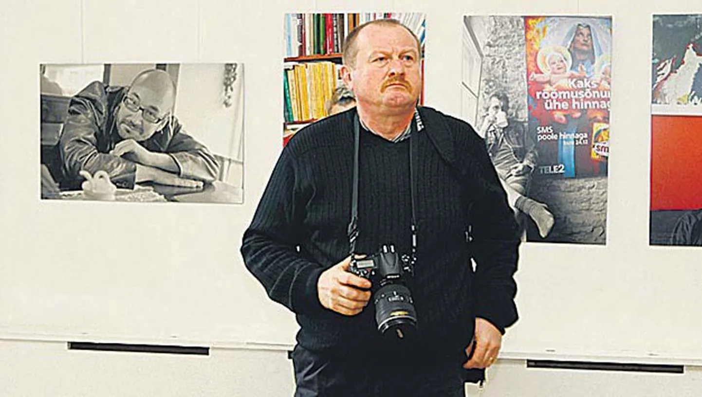 Fotograaf Alar Madisson näituse avamisel, taamal piltidel Asko Künnap ja Peeter Sauter.