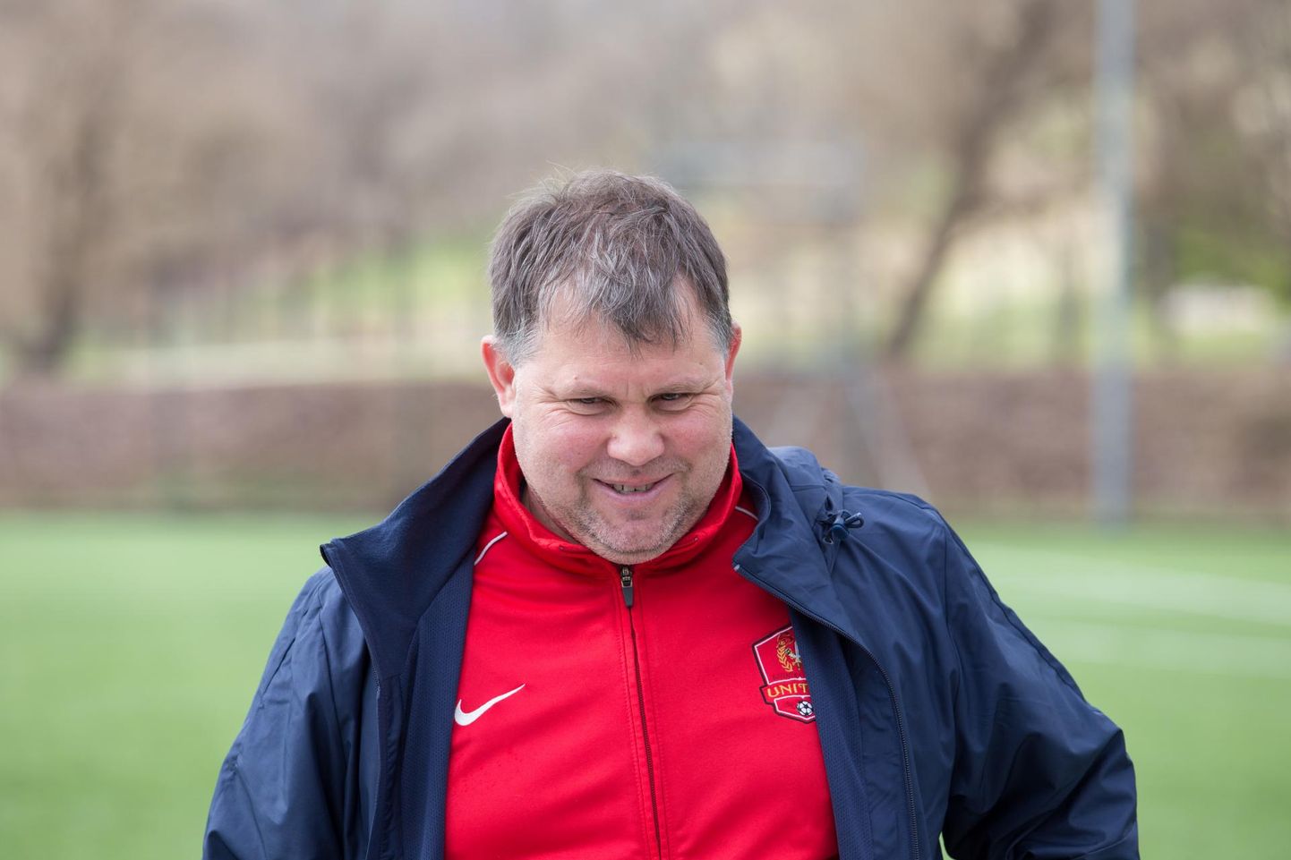 Jalgpallitreener Sergei Vassiljev, kes juhendab Viljandi Tuleviku ja Suure-Jaani ühisnaiskonna vägesid, valiti möödunud kuu parimaks naiste meistriliiga treeneriks.