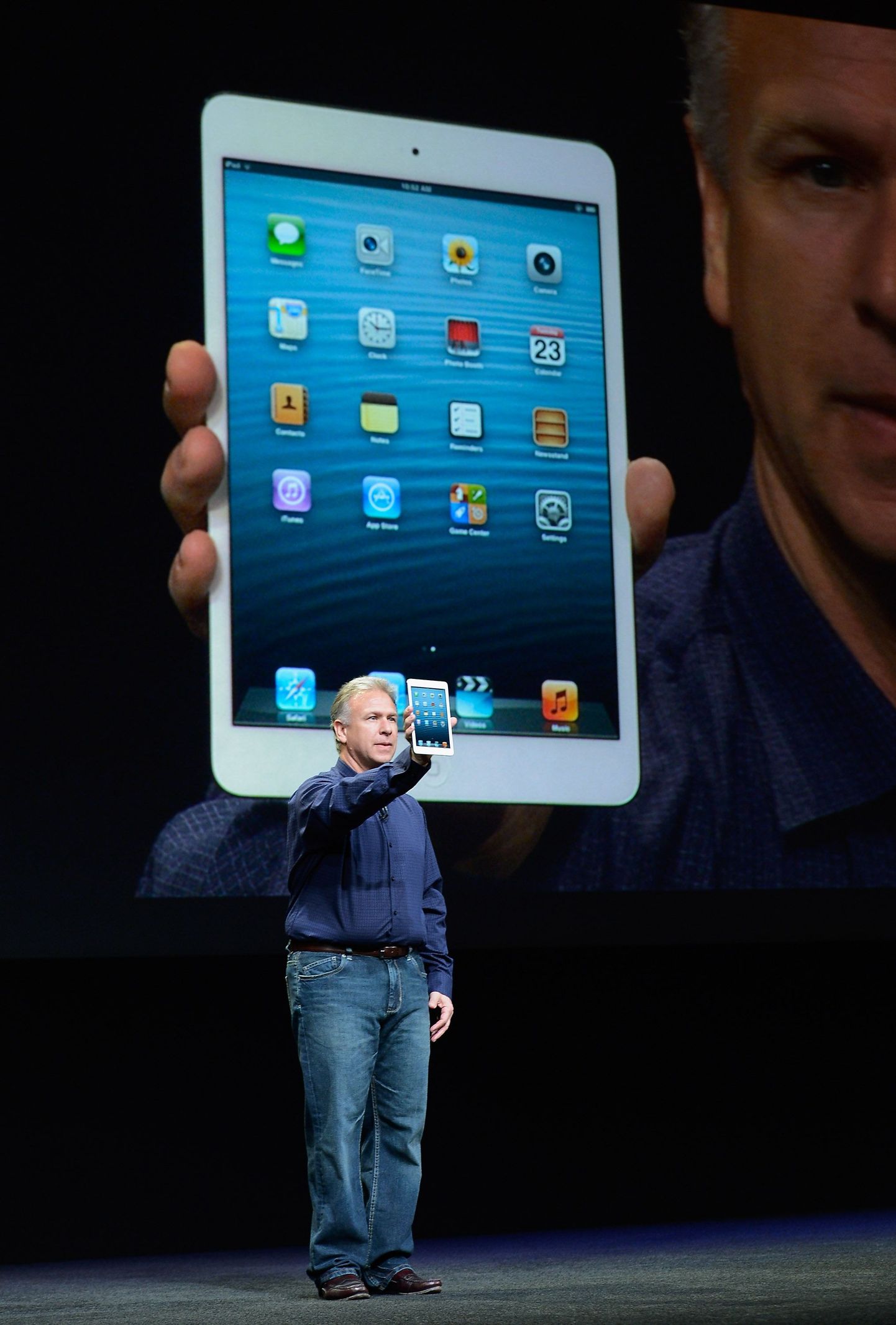Apple'i asepresident Phil Schiller tutvustas uut tahvelarvutit iPad Mini 23. oktoobril.