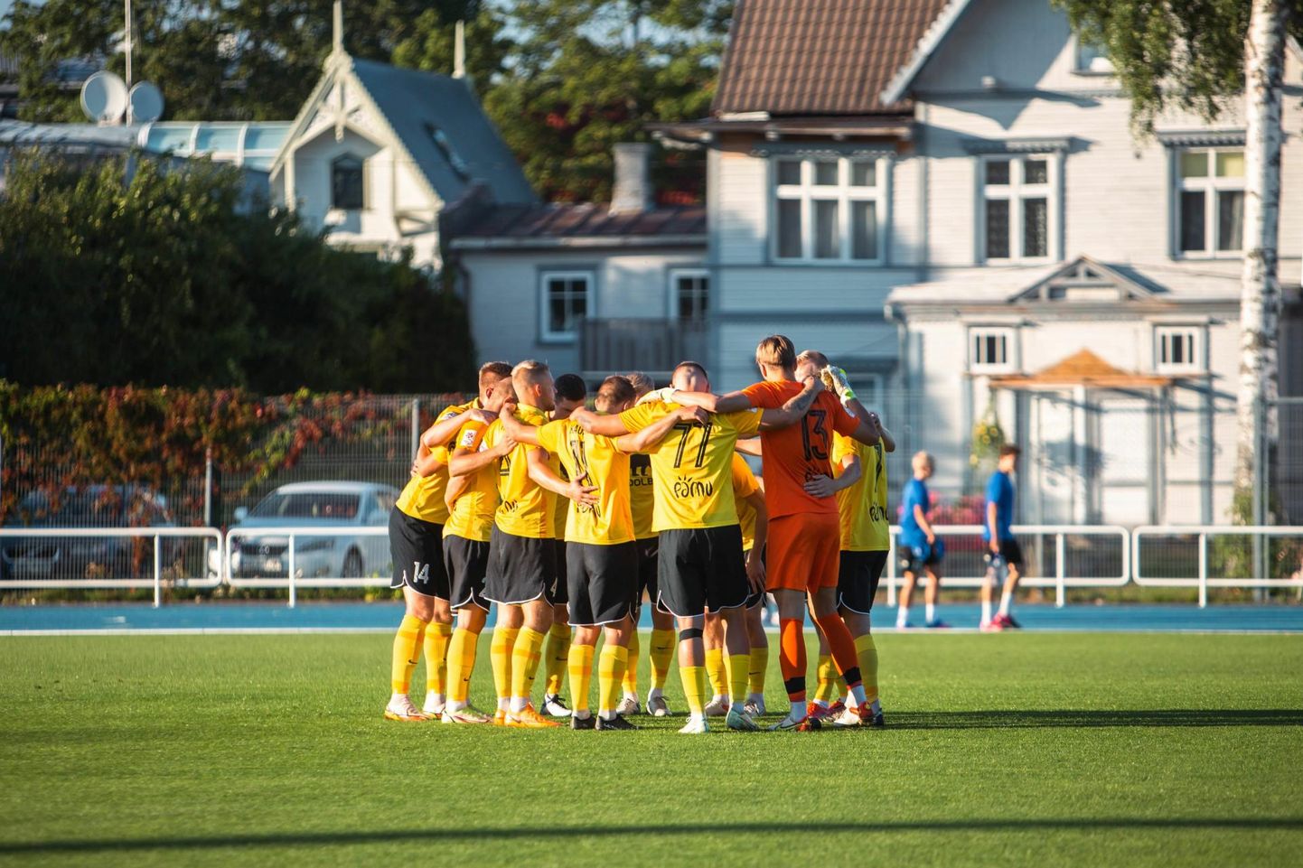 Pärnu Vapruse jalgpallimeeskond on juba 15 mängu võiduta: tabelinaabrite vastasseisus Tallinna Legioniga jäädi alla 0:1.
