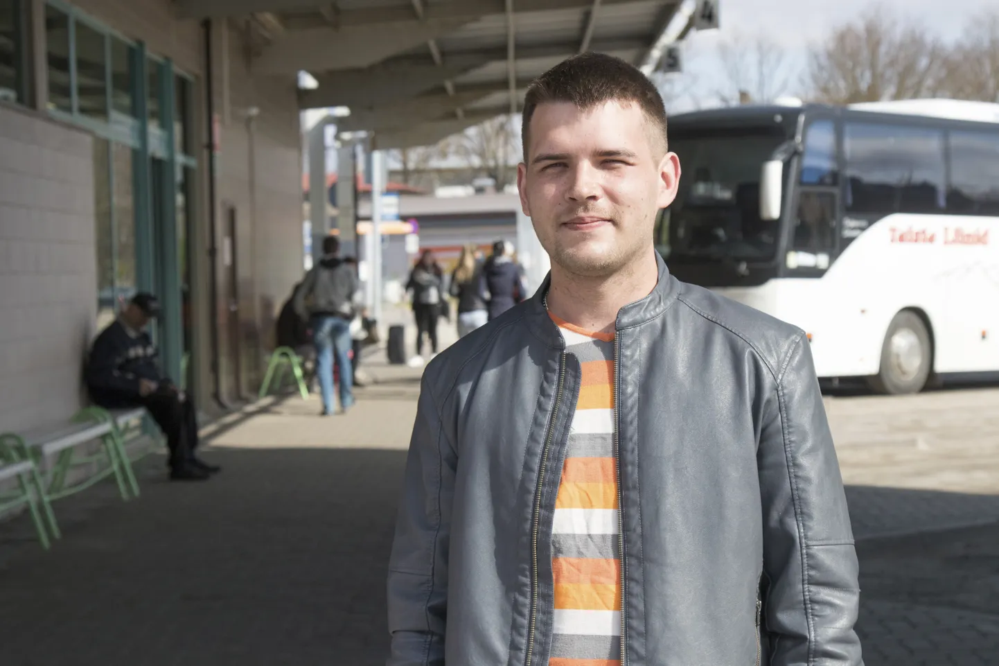 Steven Kanarbik oli väga tänulik inimestele, kes teda terviserikke tekkimise ajal liinibussis aitasid. Eile sõitis ta bussiga Tartu ülikooli kliinikumi, et lasta olukorda veel uurida.