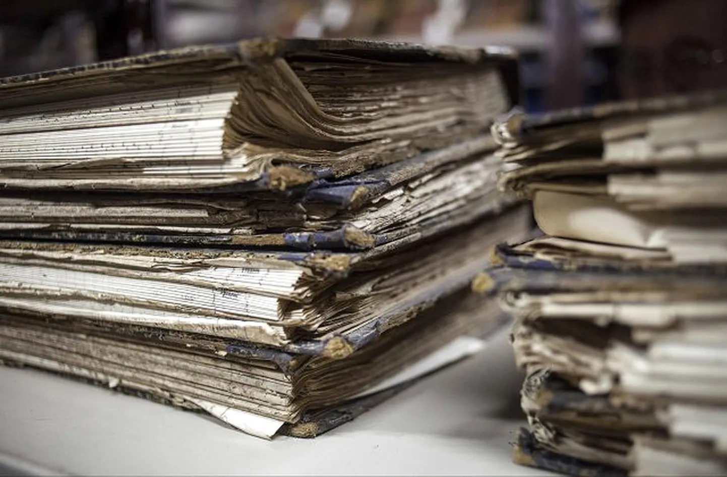 Опубликование и обнародование закона. Обнародование документов. Подписание и обнародование федеральных законов осуществляет. Обнародование закона официальная публикация и неофициальная. Обнародование закона это.