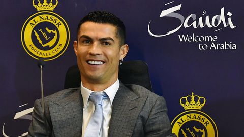 VIDEO ⟩ Uue koduklubi särgi selga tõmmanud Ronaldo: minu töö Euroopas on lõppenud