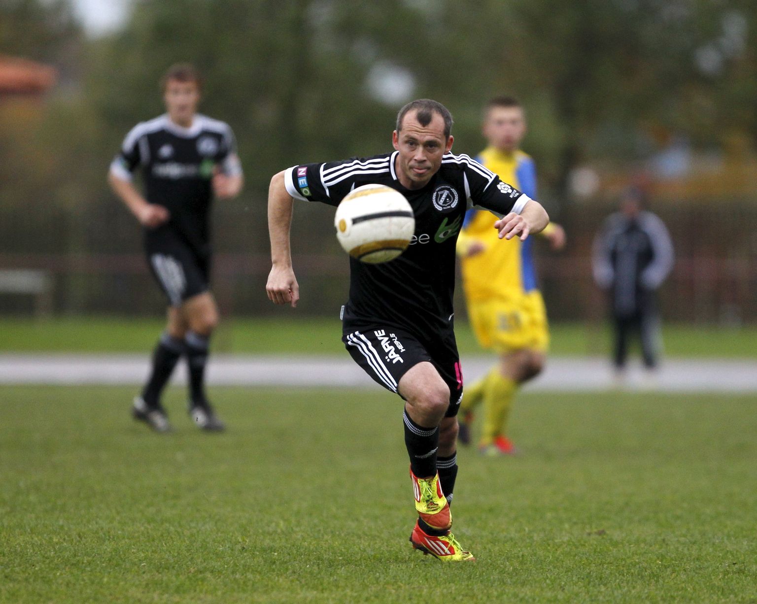 Veel möödunud aastal kuulus Sergei Terehhov Nõmme Kalju mängijate hulka. Alates eilsest on mees aga klubi peatreener.